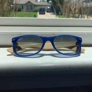 Ray-Ban New Wayfarer Sunglasses (Blue and Cream)
